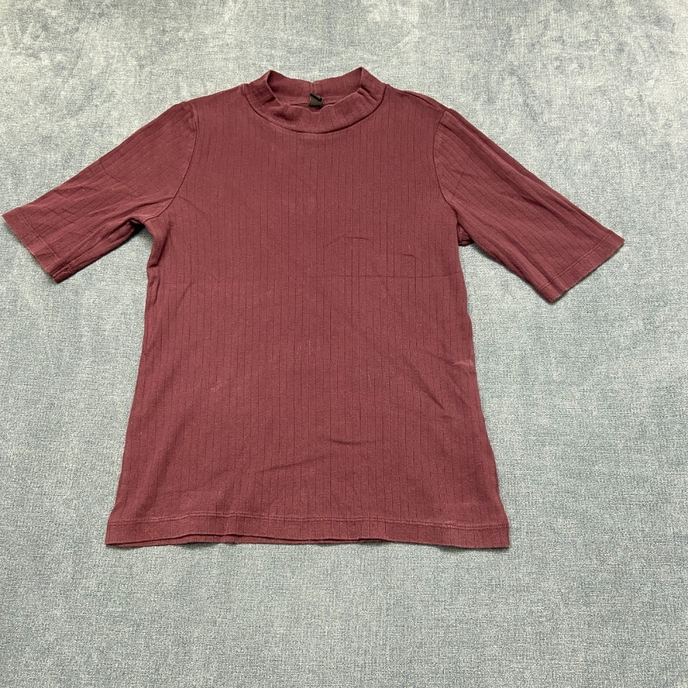 Uniqlo T Shirt Womens Small Burgundy Ribbed Mock Neck Everyday Wear 3/4 Sleeve